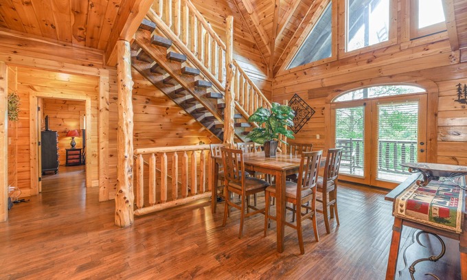 Pigeon Forge Cabina | SmokyStays 6 Bedroom Cabin