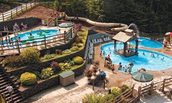 Jeffersonville Condominio | Smuggler's Notch Resort in Vermont 2br suite, Friday check-in