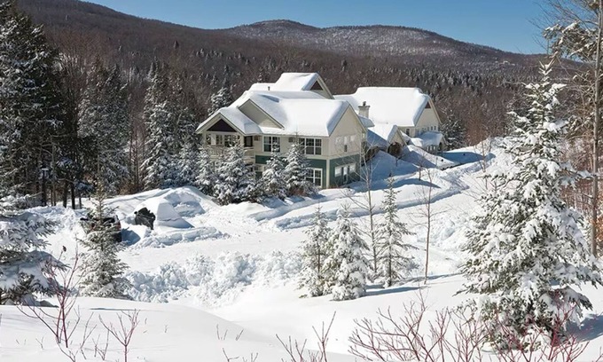 Jeffersonville Complejo | Smugglers Notch Awarded #1 Resort in the East by SKI Magazine Reader Survey 2023