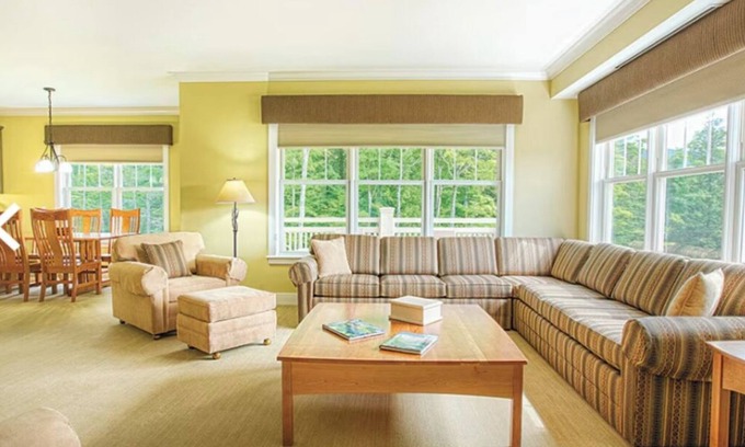 Jeffersonville Condominio | Smugglers Notch 4-bedroom, 4 bathroom Presidential condo in the North Hill Comm.