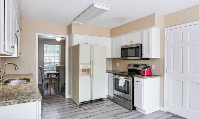 Smyrna Casa | Smyrna Home w/ Private Yard: 25 Mi to Nashville!