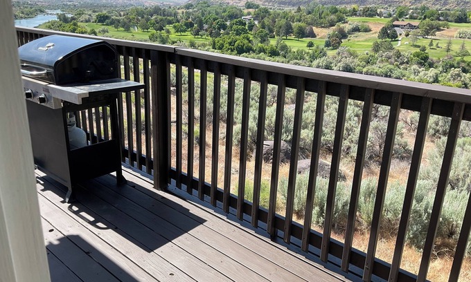 Buhl Casa | Snake River canyon 2 bedroom house in Buhl overlooking the river & golf course