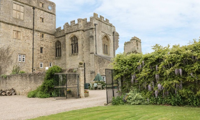 Bedale Cabaña | Castillo de Snape, The Undercroft, SNAPE, YORKSHIRE