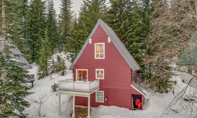 Snoqualmie Pass Cabina | Snoqualmie Pass Cabin w/ Deck: Walk to Ski Lift