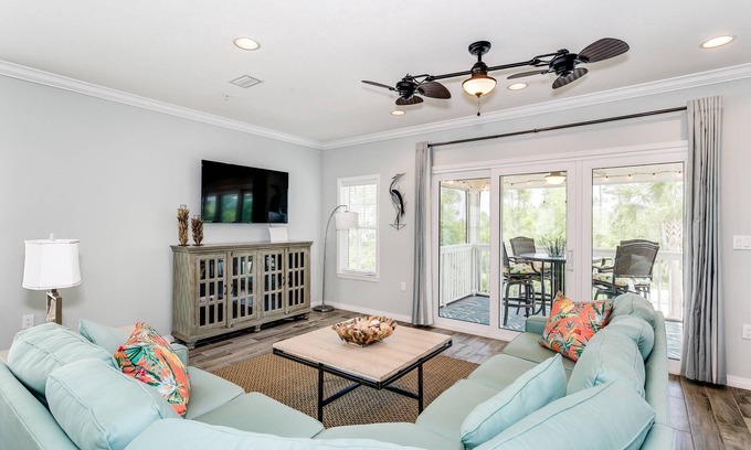 Ono Island Casa | Snow Birds Welcome! | Screened Balcony | 18-Hole Golf | Private Beach Club | Pools