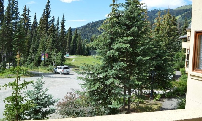 Sun Peaks Condominio | Snow Creek Village #49