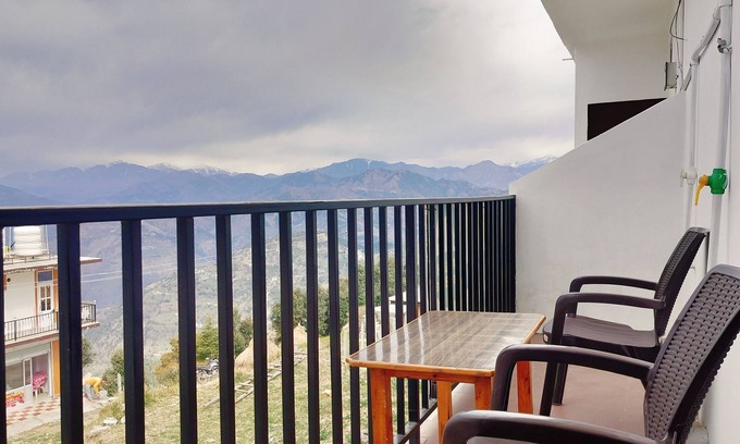 Dalhousie Hotel | Snow Mount View