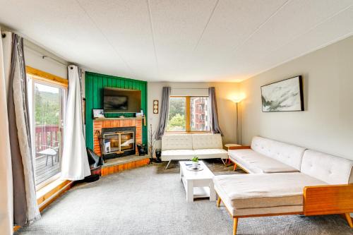 West Dover Apartamento | Snow Mountain Condo Hot Tub and Shuttle to Resort