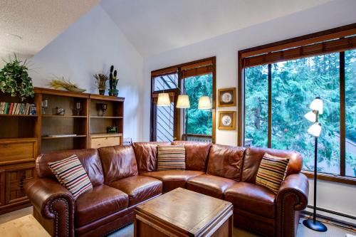 Glacier Apartamento | Snowater Condo #31 - Fireplace - Wifi - Sleeps 4