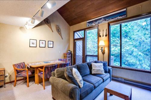 Glacier Casa | Snowater Condo 59 - A Great Family Condo With a Cabin Feel