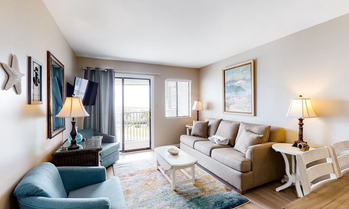 Fort Morgan Condominio | ¡NUEVO LISTADO! Suite de hotel con acceso a la playa, piscina compartida, jacuzzi y comedor