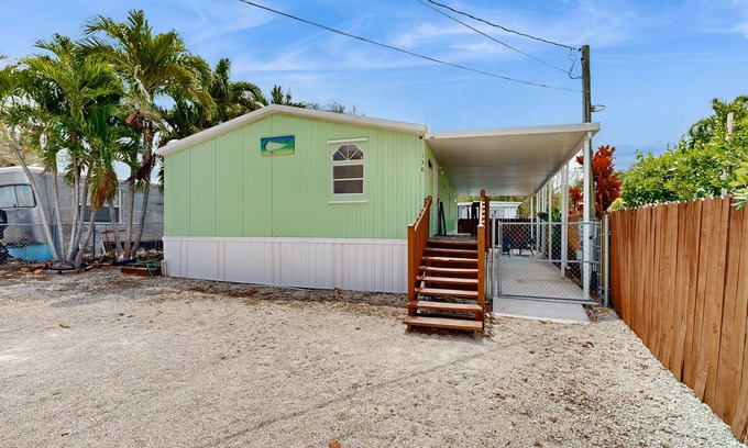 Key Largo Village Casa | Snowbird-Friendly Home with Central AC, High-Speed WiFi, and Washer/Dryer