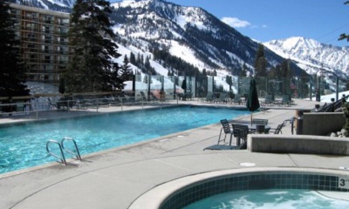 Salt Lake Mountain Resorts Condominio | Snowbird Ski Resort - 2 habitaciones / 2 baños con bañera de hidromasaje.