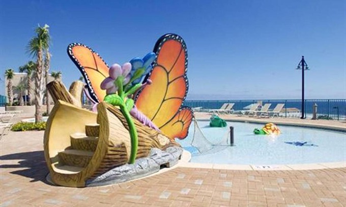Panama City Beach Apartamento | Snowbirds are welcome Laketown Wharf Resort 2 and 3 flrs