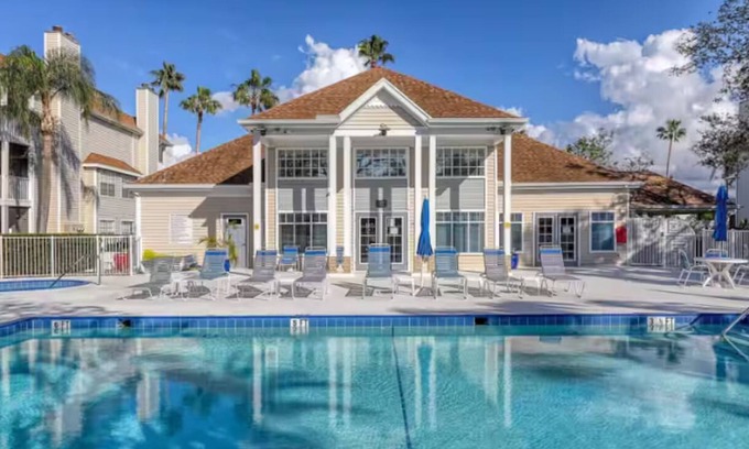 Laurel Park Condominio | Boho Beach Condo