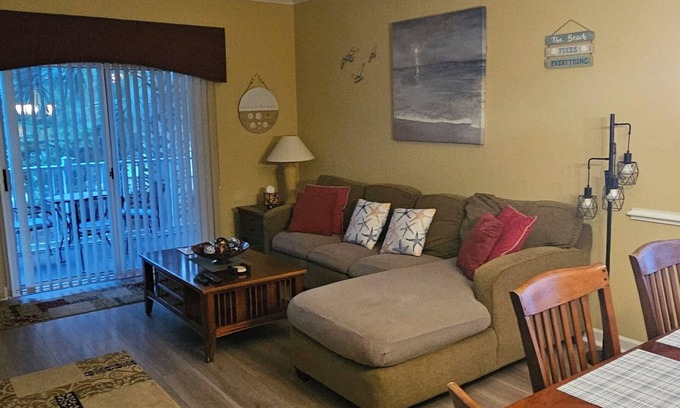 North Myrtle Beach Condominio | Pet Friendly 2B/2B Condo in Barefoot Resort Close to N MB Sports Complex
