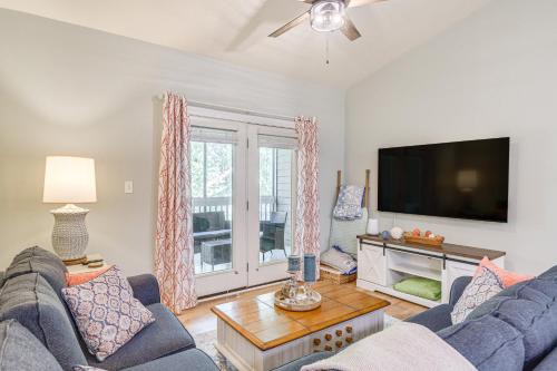 Foley Apartamento | Snowbirds Welcome Foley Condo with Pool Access