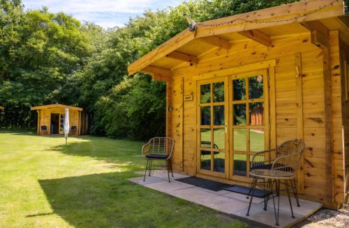 Alford Casa | Snowdrop Cabin Retreat dog friendly peaceful