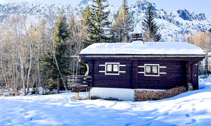 Montroc Chalet De Esquí | Snowflake cottage with garden