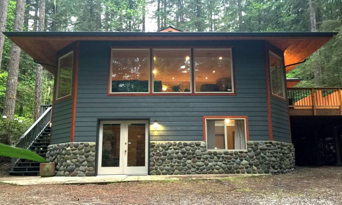 Glacier Chalet De Esquí | Snowline Cabin # 29 - Una casa de vacaciones familiar ultra personalizada!