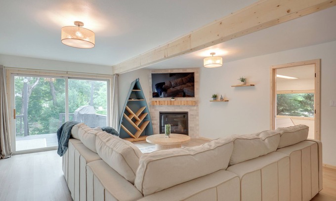 Elcho Cabina | Dock + Spacious Yard: Scenic Retreat on Post Lake