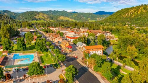 Downtown Leavenworth Apartamento | Snowstorm Studio at Icicle Village with pool and hot tub