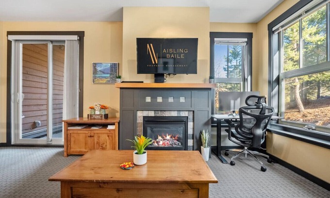 East Kootenay Apartamento | Snowy Lodge | Ski-In/Out | Upper Village | Pets Ok
