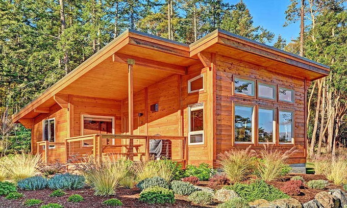 Friday Harbor Cabina | Snug Harbor Resort and Marina - Two Bedroom Water View Cabin, King Beds