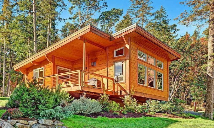 Friday Harbor Cabina | Snug Harbor Resort and Marina - Two Bedroom Water View Queen & Twin Beds