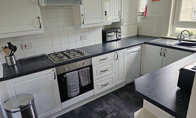 Helensburgh Apartamento | Snug - Meadhan Apartment