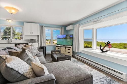 Rye Apartamento | Snug Seaside Views From Couch Walk to Beach