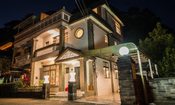 Sanyi Casa | So Art Guesthouse 旅人藝棧民宿