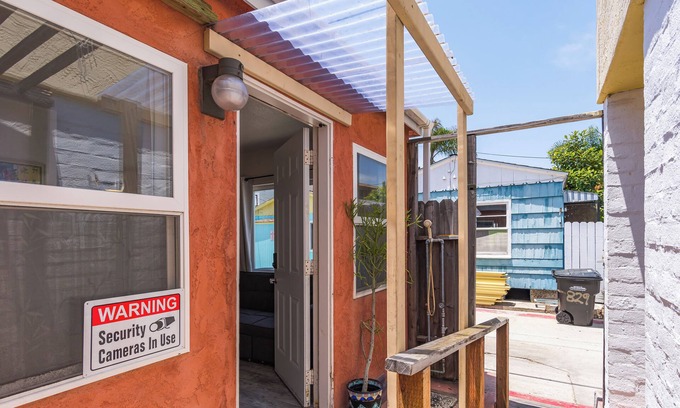 Mission Beach Casa | SO Cute Beach Studio bungalow in North Mission Beach 92109 - AJ George Broker