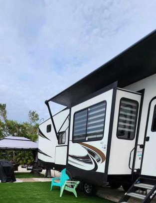 Truckland Casa | So "Time to Wander" Pet friendly and free early check-in!