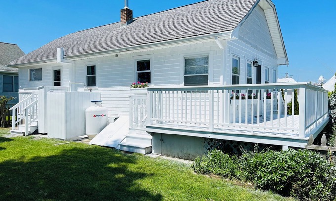 Snug Harbor Cabaña | Soak in enchanting water views. Fully-fenced yard for family and pets!