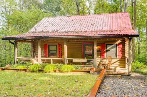 Cleveland Casa | Soak in Hot Tub, Explore Outdoors Cleveland Cabin
