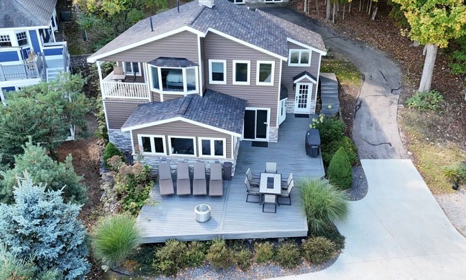 Boyne City Casa | Soaring Eagles; Lakehouse w/ Optional Bunkhouse, Ski