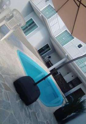 Picarras Casa | Sobrado em Piçarras com piscina