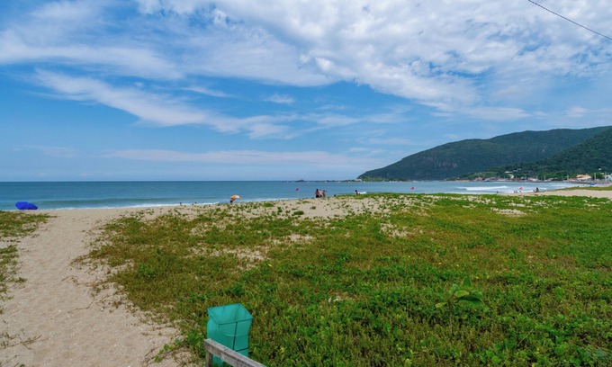 Armacao Casa | Sobrado Pé na Areia na Praia da Armação P143