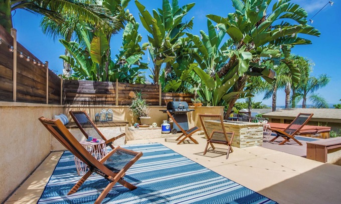 Fire Mountain Casa | SoCal Indoor Outdoor Living on 1/3 acre, super close to shopping and beach area!
