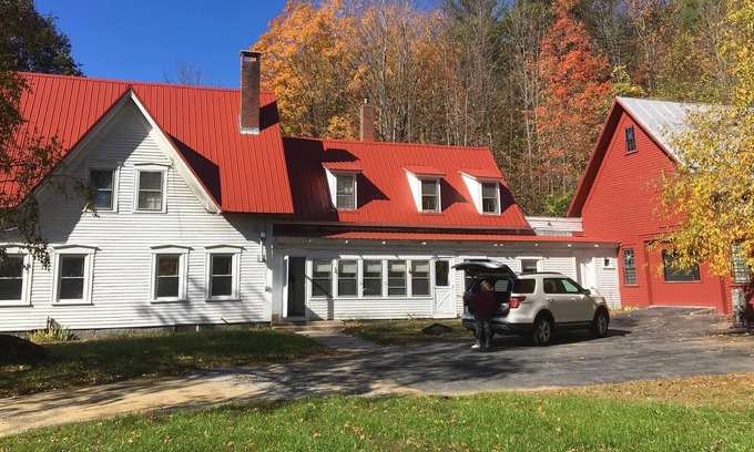 Bryant Pond Casa | Socially Distance -Lg Farmhouse ;direct route to Sunday River! Ski, Hike or Swim