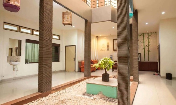 Surabaya Casa | Soerabaja Place Guest House