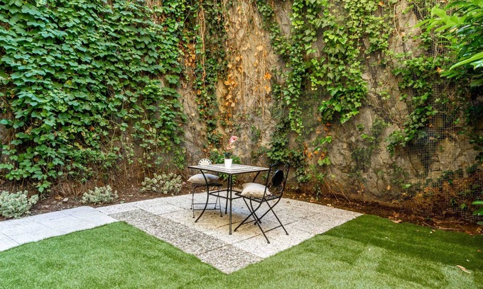 Como Apartamento | Sofia House Garden and Private Garage