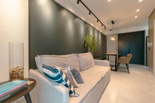 Zona 01 Apartamento | Sofisticado e Perto de Tudo - JR1207
