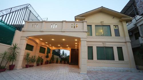 F-7 Sector Casa | Sofital Hotel F-7