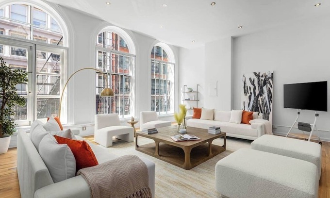 SoHo Apartamento | Soho Place by StayHaus | Luxe 2BR Full-Floor Loft