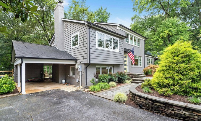 Baileys Crossroads Casa | Sojourn Beautiful Family Home with Beach Access & Backyard