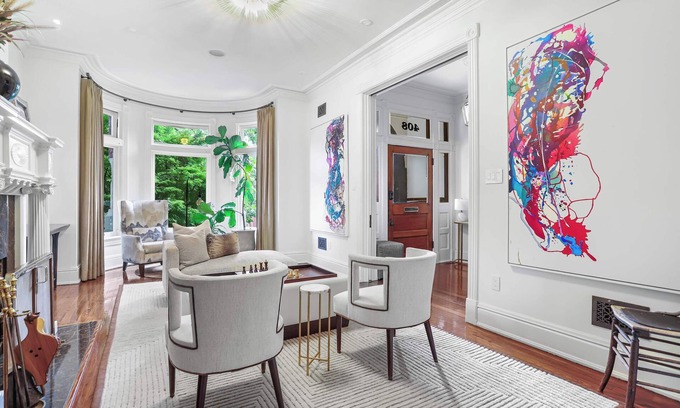 Capitol Hill Casa | Sojourn Grand Jewel w/Chef's Kitchen near Capitol