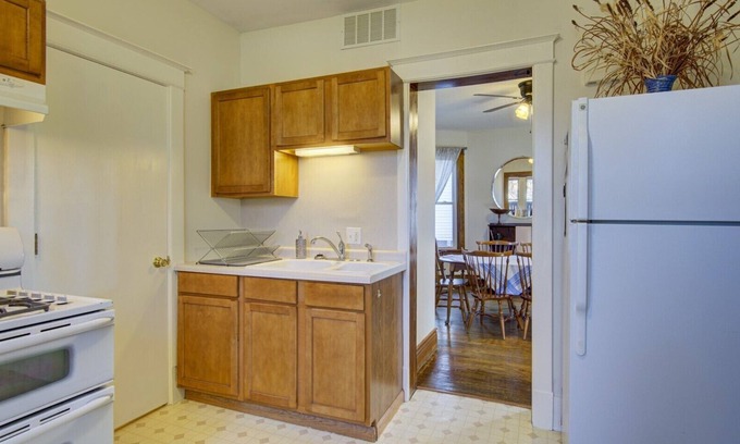 Downtown Omaha Casa | Sojourner House - Welcoming Omaha Retreat