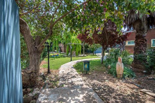Shomera Casa | SOL Suite In The Village